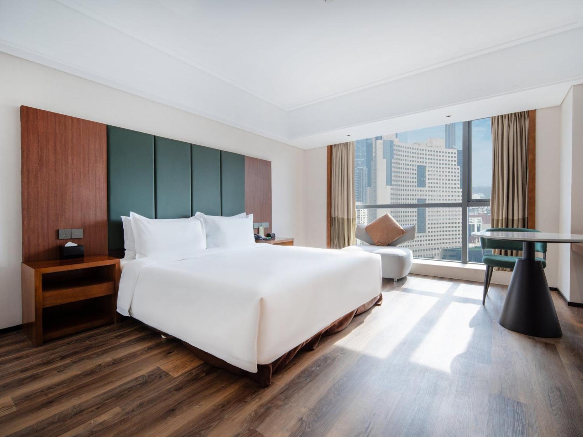 Holiday Inn Qingdao City Center By Ihg - May 4Th Square Esterno foto