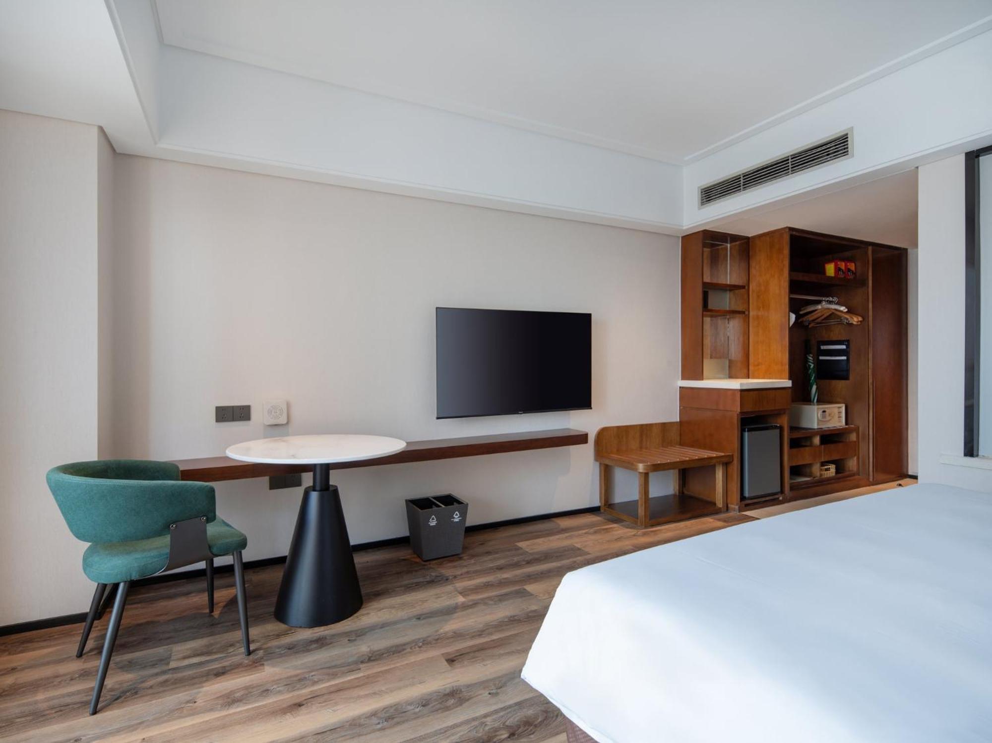 Holiday Inn Qingdao City Center By Ihg - May 4Th Square Esterno foto