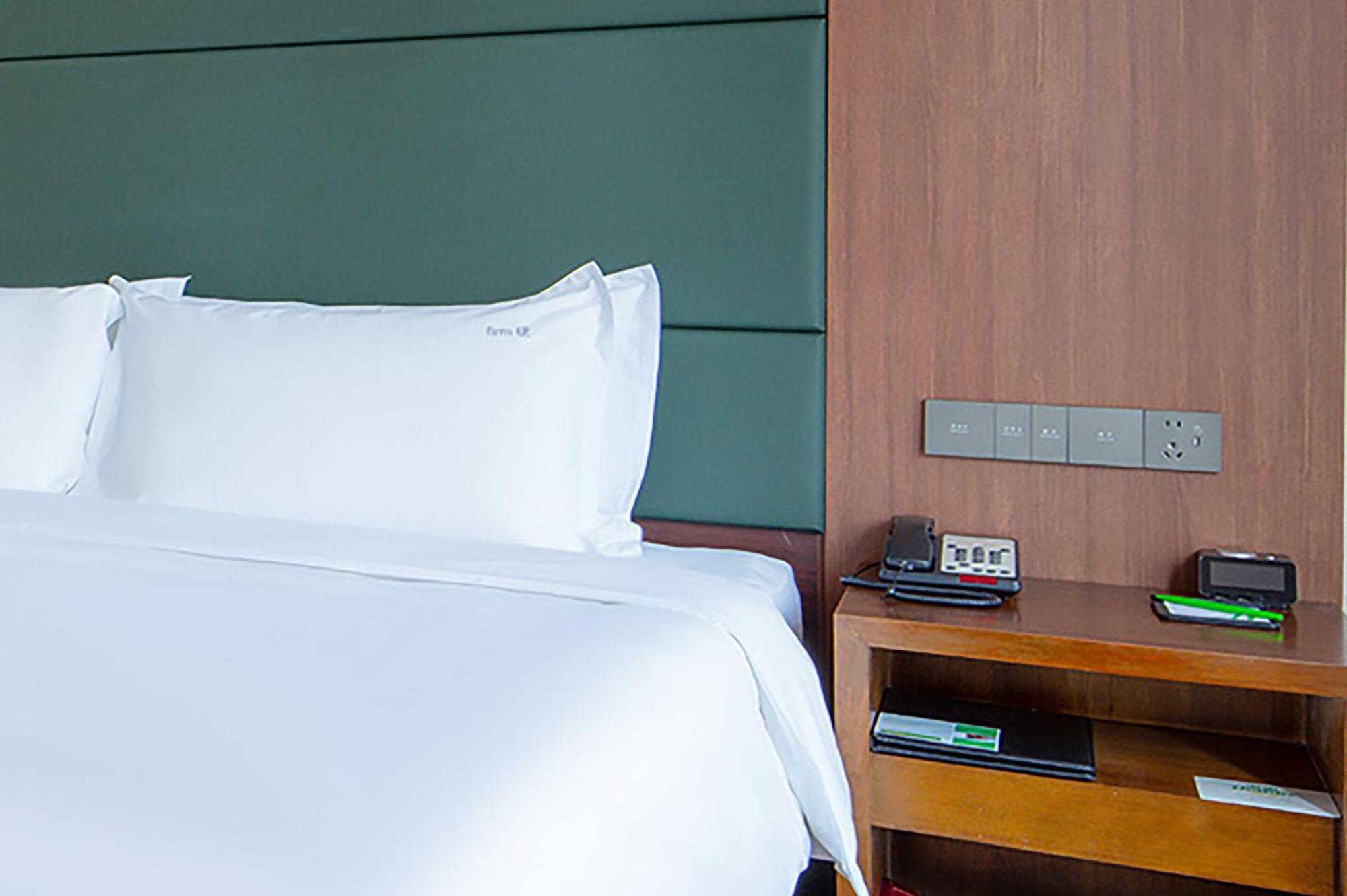 Holiday Inn Qingdao City Center By Ihg - May 4Th Square Esterno foto