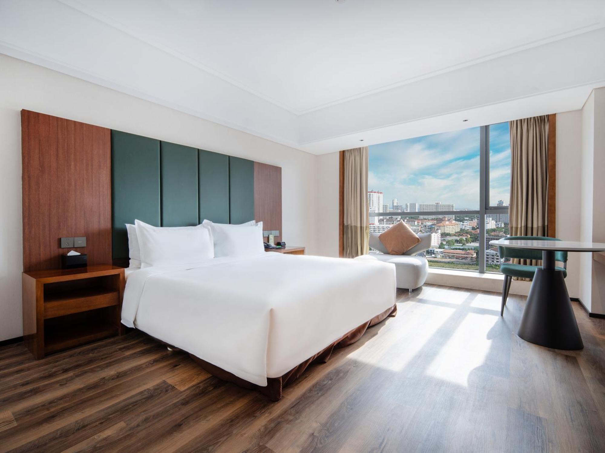 Holiday Inn Qingdao City Center By Ihg - May 4Th Square Esterno foto